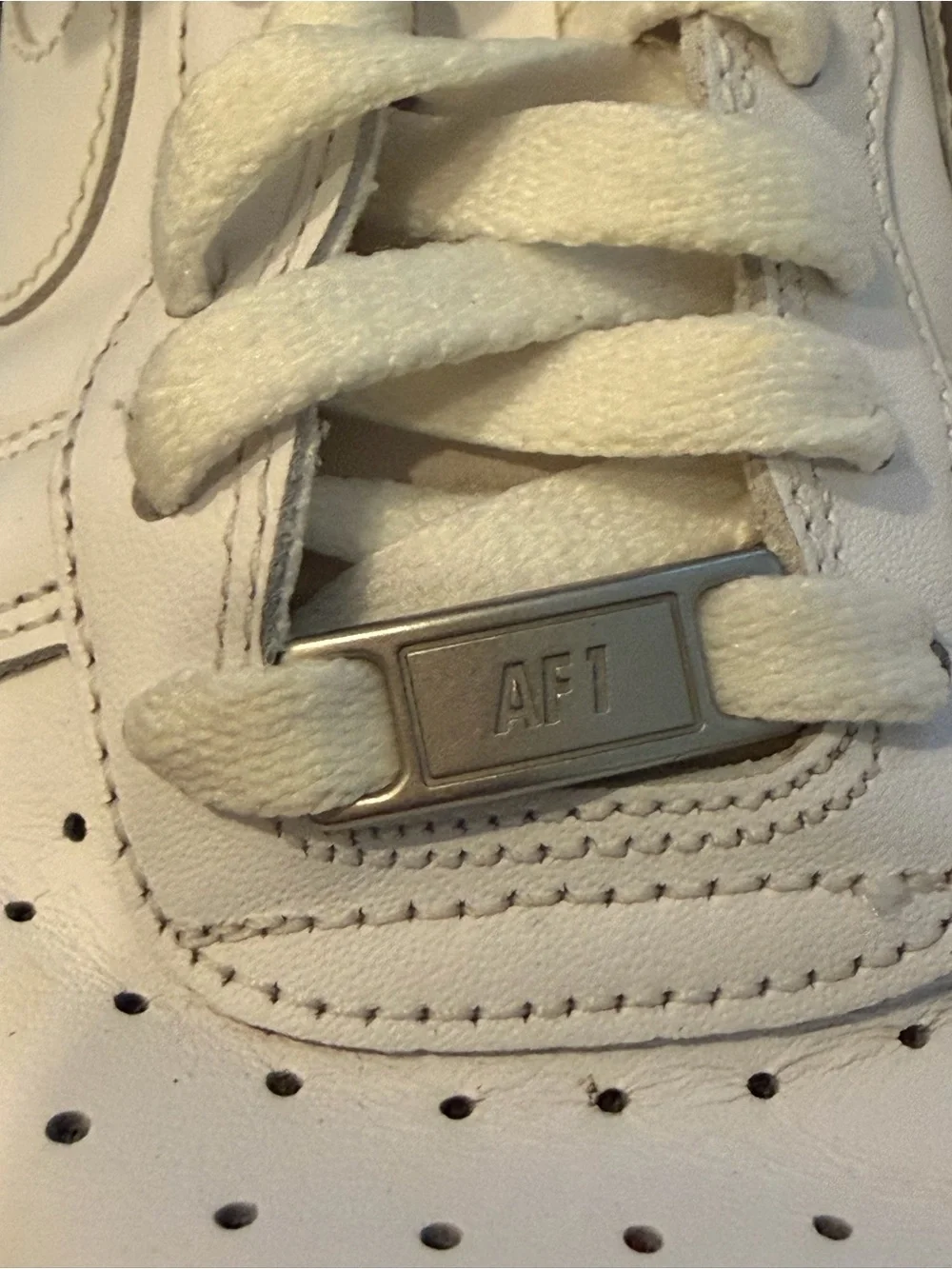 Nike Air Force 1 ‘07 Women’s Size 7.5 Triple White Leather Sneakers DD8959-100